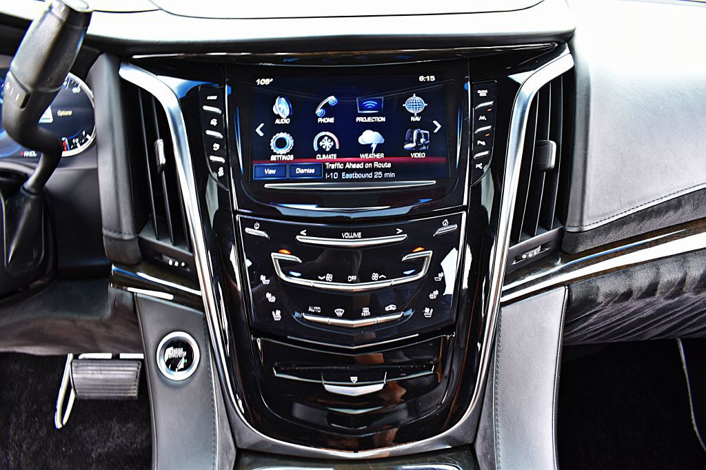 2017 Cadillac Escalade Image 30