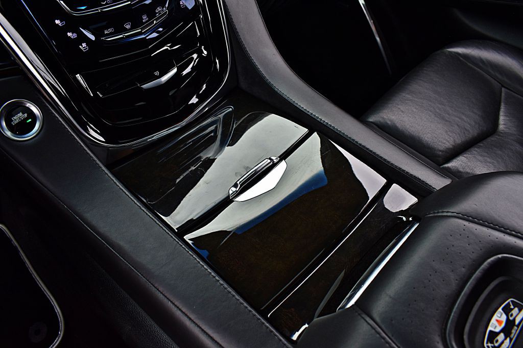 2017 Cadillac Escalade Image 36