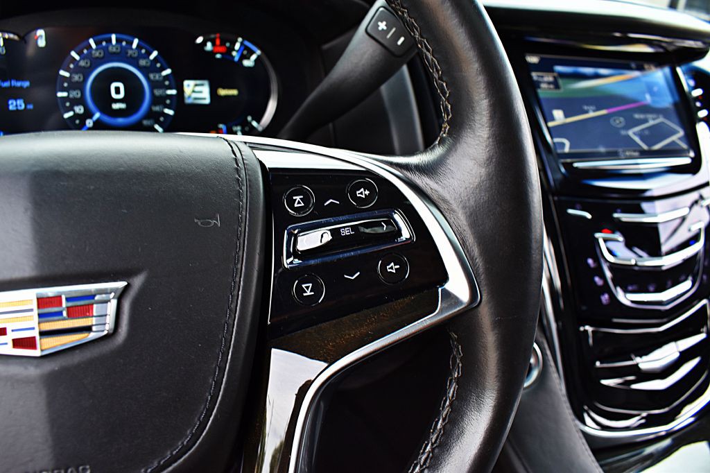 2017 Cadillac Escalade Image 43