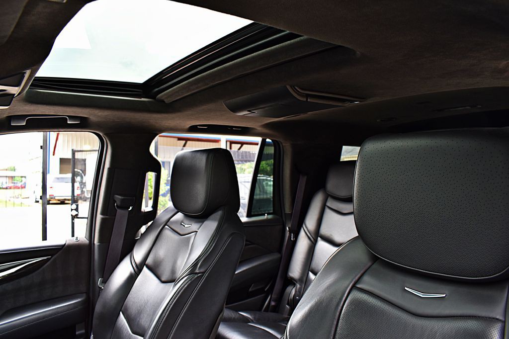 2017 Cadillac Escalade Image 52