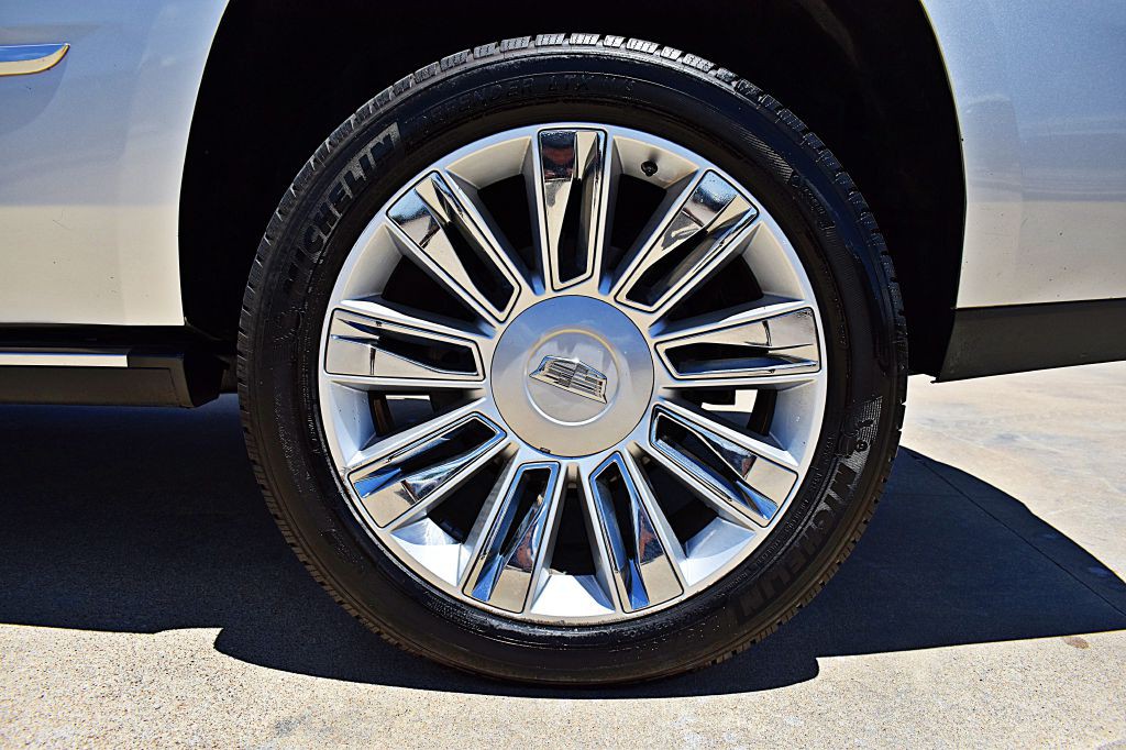 2017 Cadillac Escalade Image 56