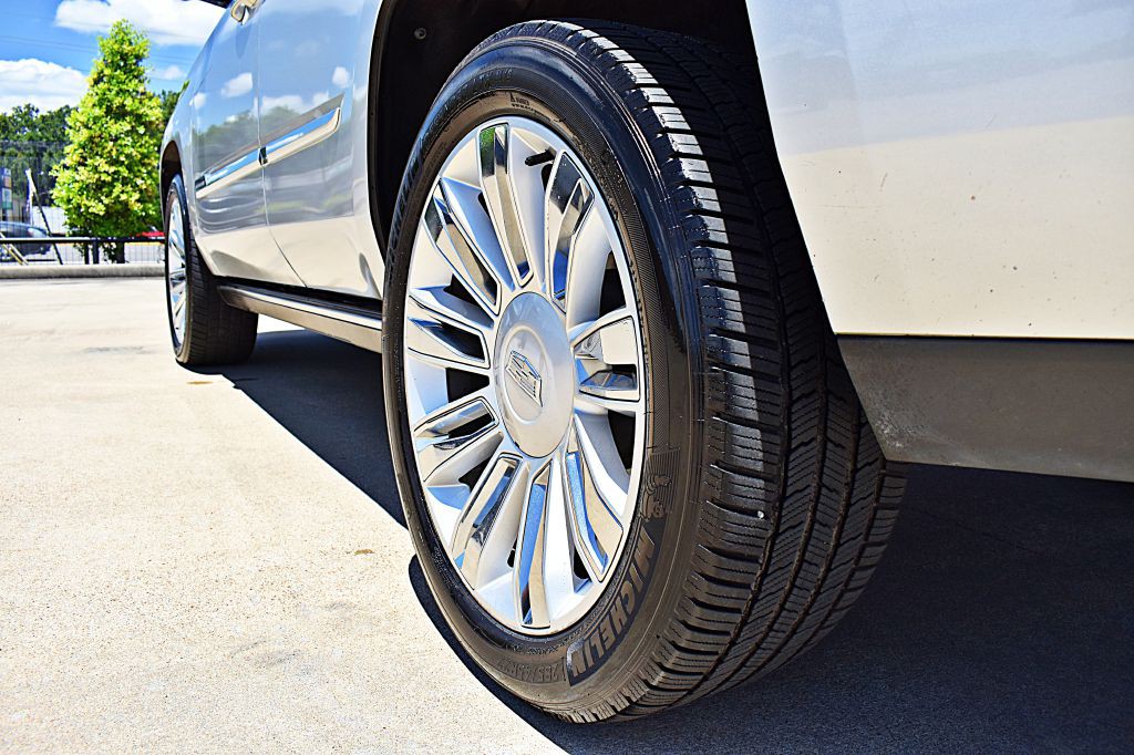 2017 Cadillac Escalade Image 61