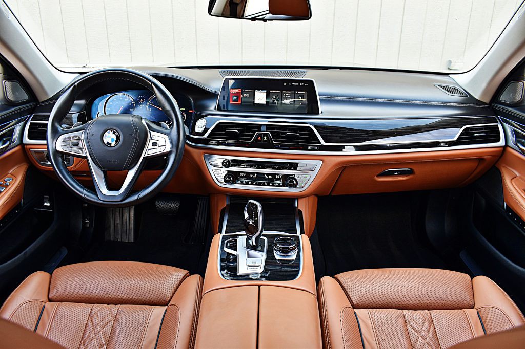 2019 BMW 7 Series Image 24