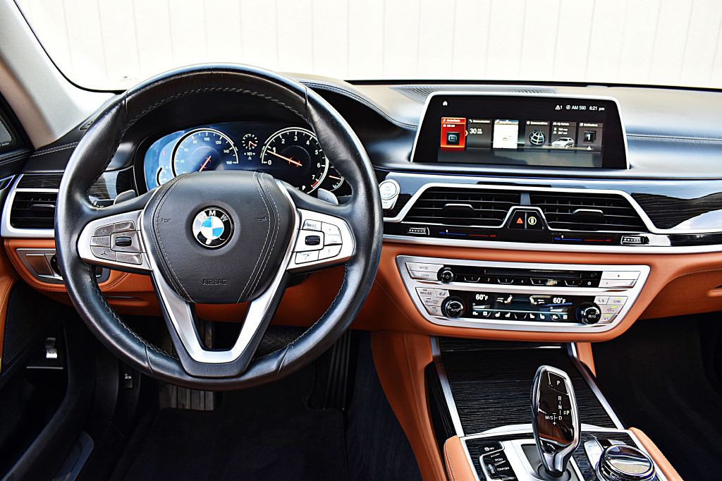 2019 BMW 7 Series Image 25