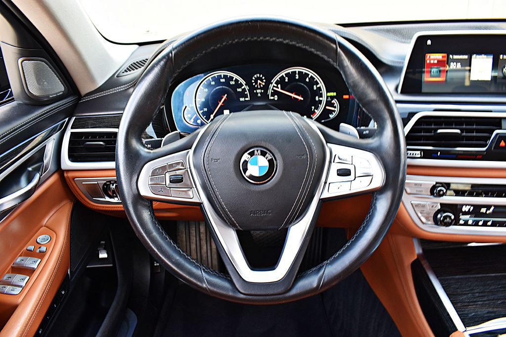 2019 BMW 7 Series Image 26