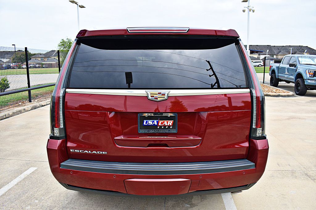 2017 Cadillac Escalade Image 6
