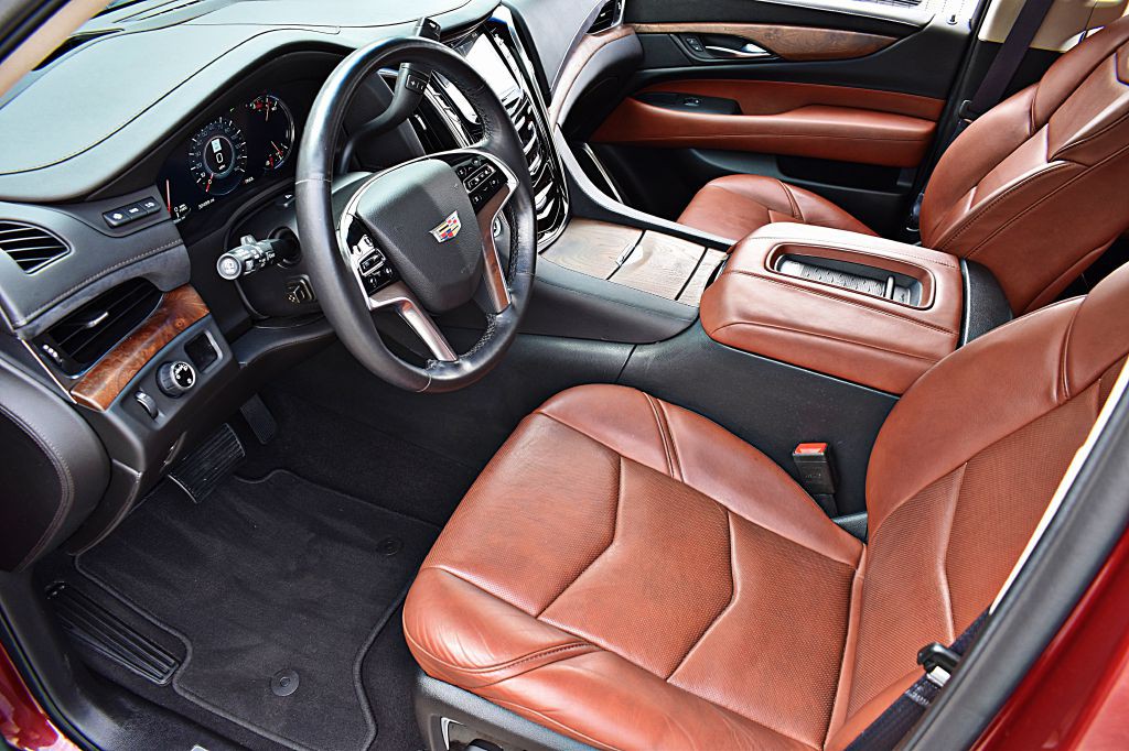 2017 Cadillac Escalade Image 16