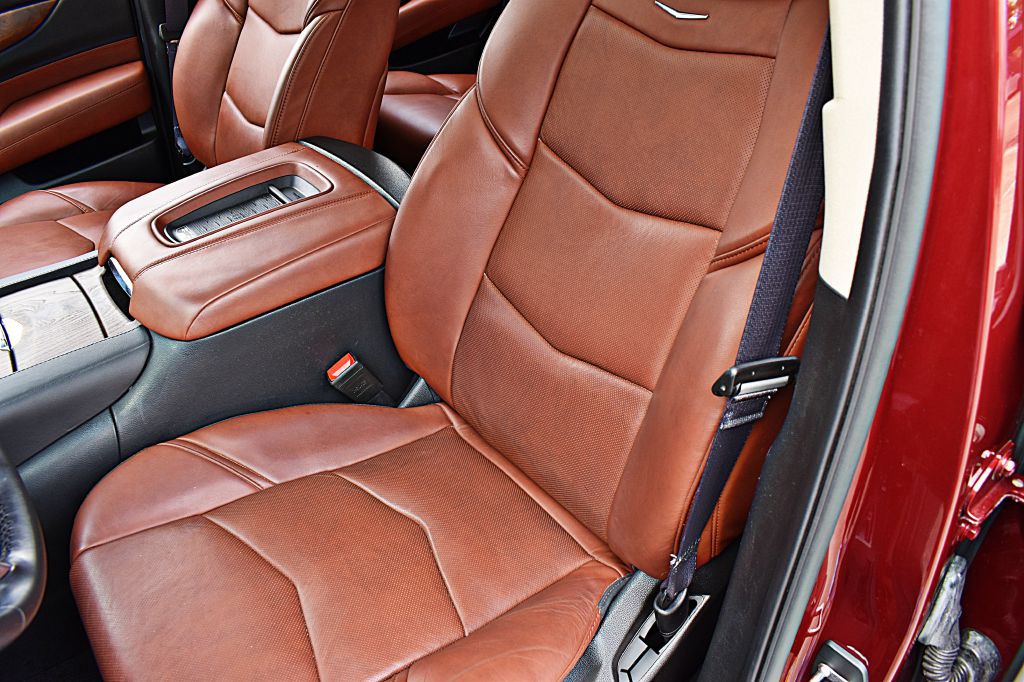 2017 Cadillac Escalade Image 17