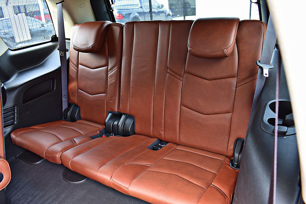 2017 Cadillac Escalade Image 20