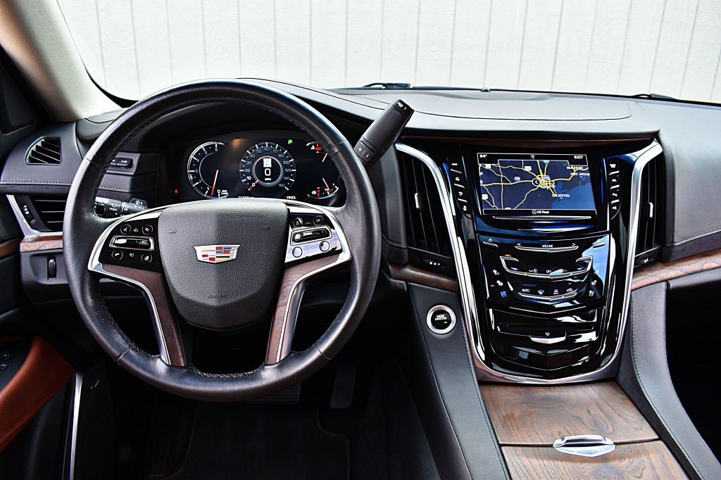 2017 Cadillac Escalade Image 27