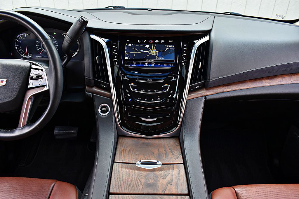 2017 Cadillac Escalade Image 29