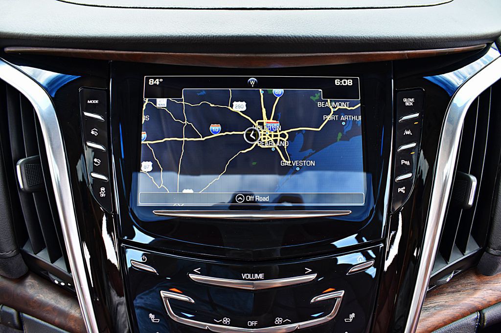 2017 Cadillac Escalade Image 32