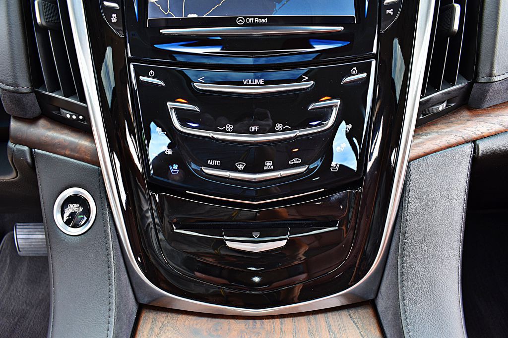 2017 Cadillac Escalade Image 36