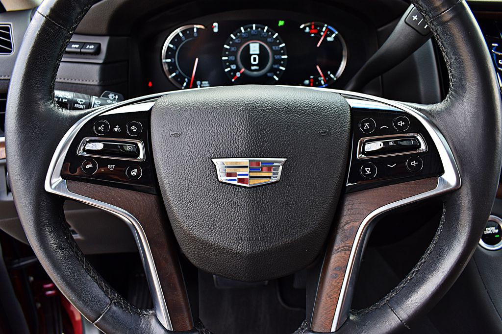 2017 Cadillac Escalade Image 44
