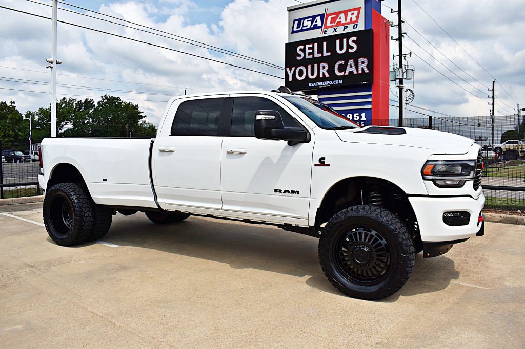 2024 RAM 3500 Image 3