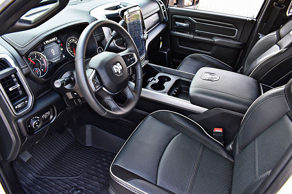 2024 RAM 3500 Image 17