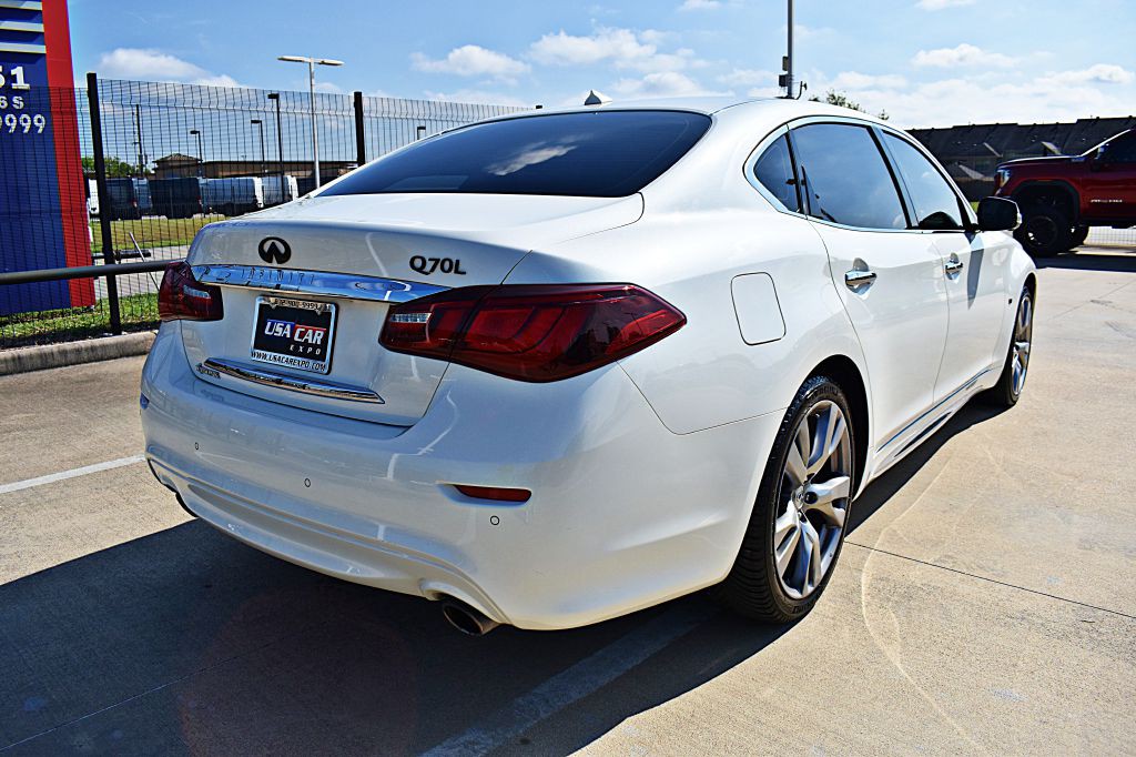 2018 INFINITI Q70 Image 7