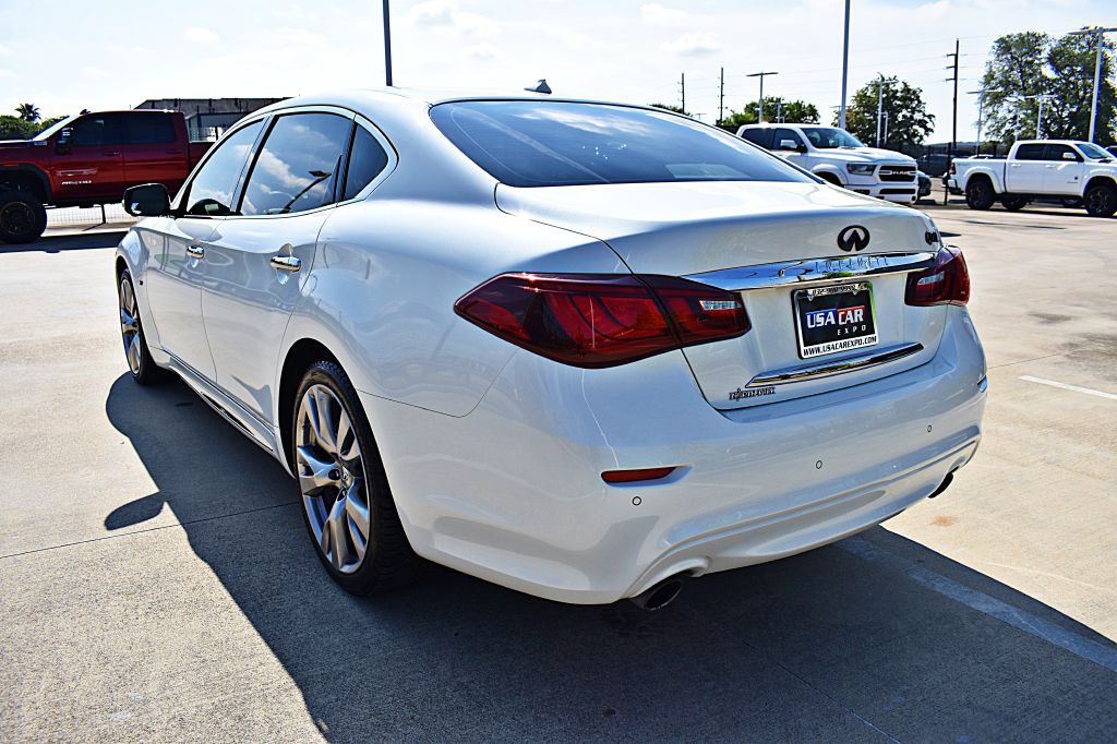 2018 INFINITI Q70 Image 8