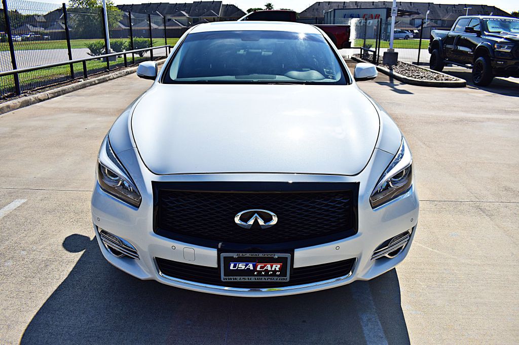 2018 INFINITI Q70 Image 12