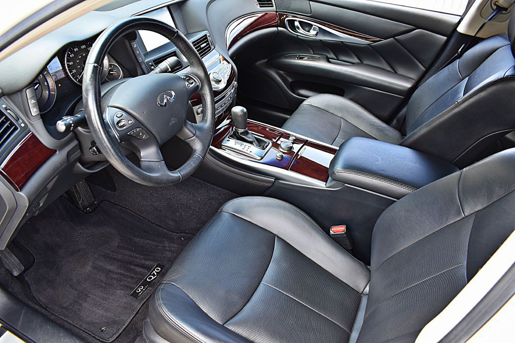 2018 INFINITI Q70 Image 15