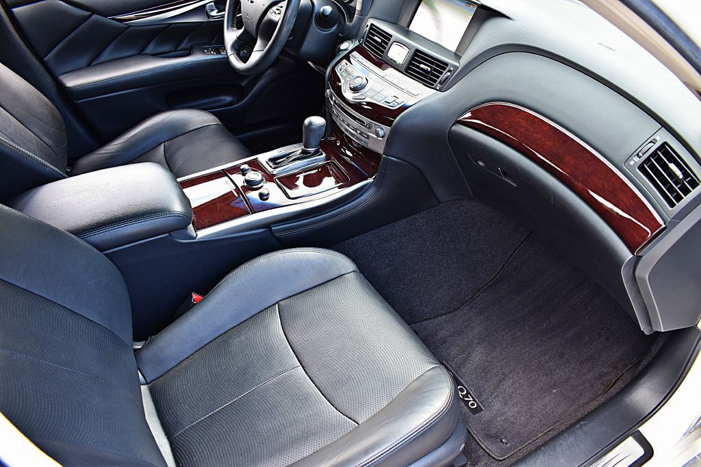 2018 INFINITI Q70 Image 19