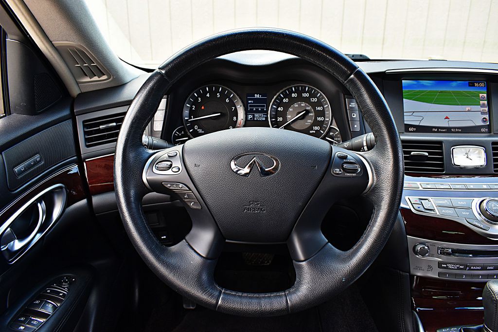 2018 INFINITI Q70 Image 25