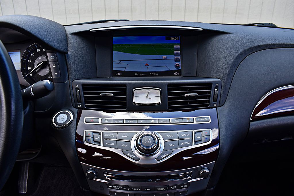 2018 INFINITI Q70 Image 28