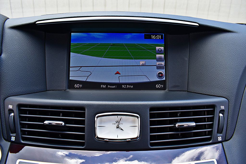 2018 INFINITI Q70 Image 30