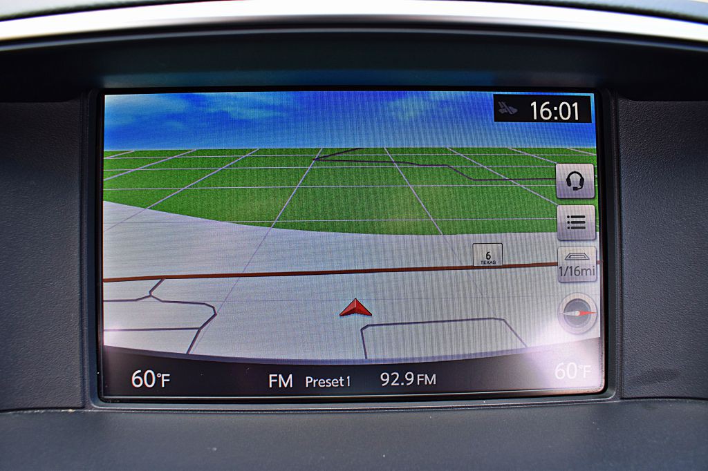 2018 INFINITI Q70 Image 31