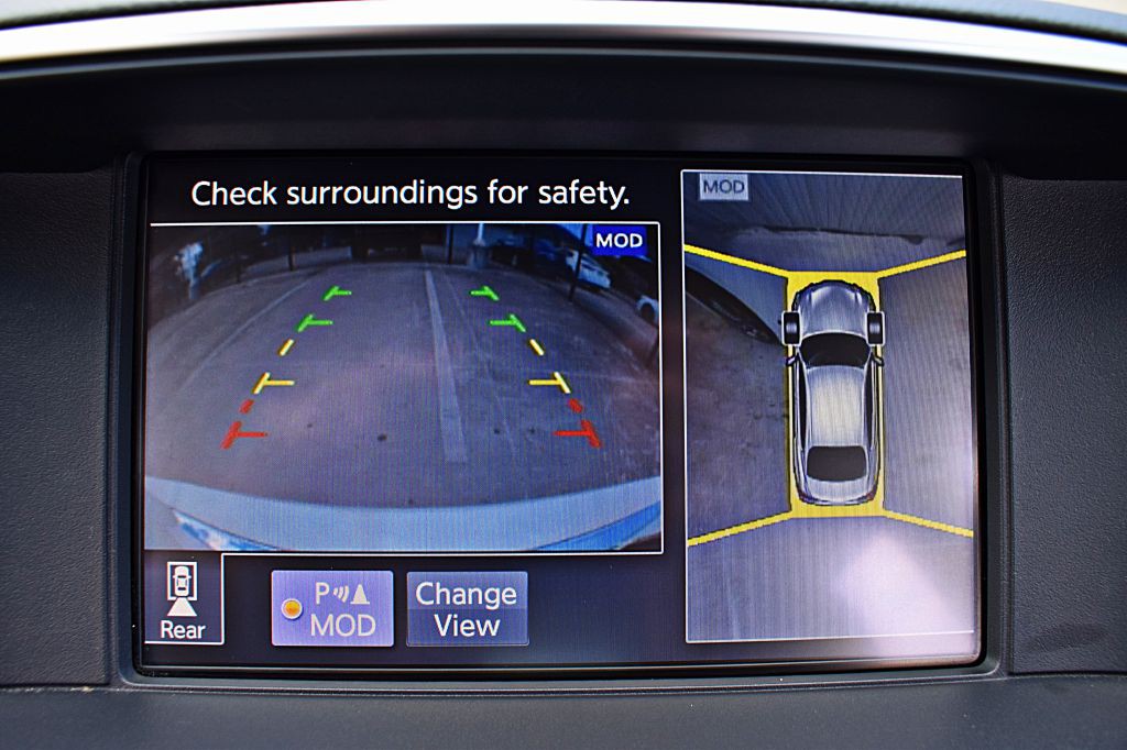 2018 INFINITI Q70 Image 32