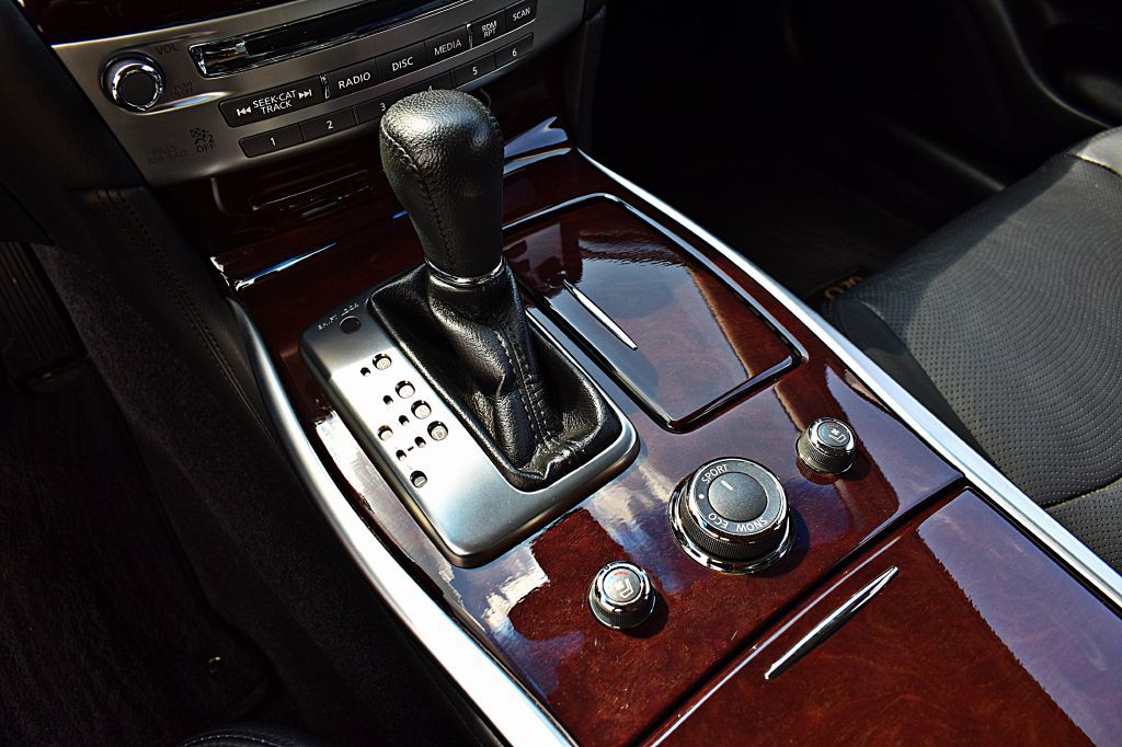 2018 INFINITI Q70 Image 35
