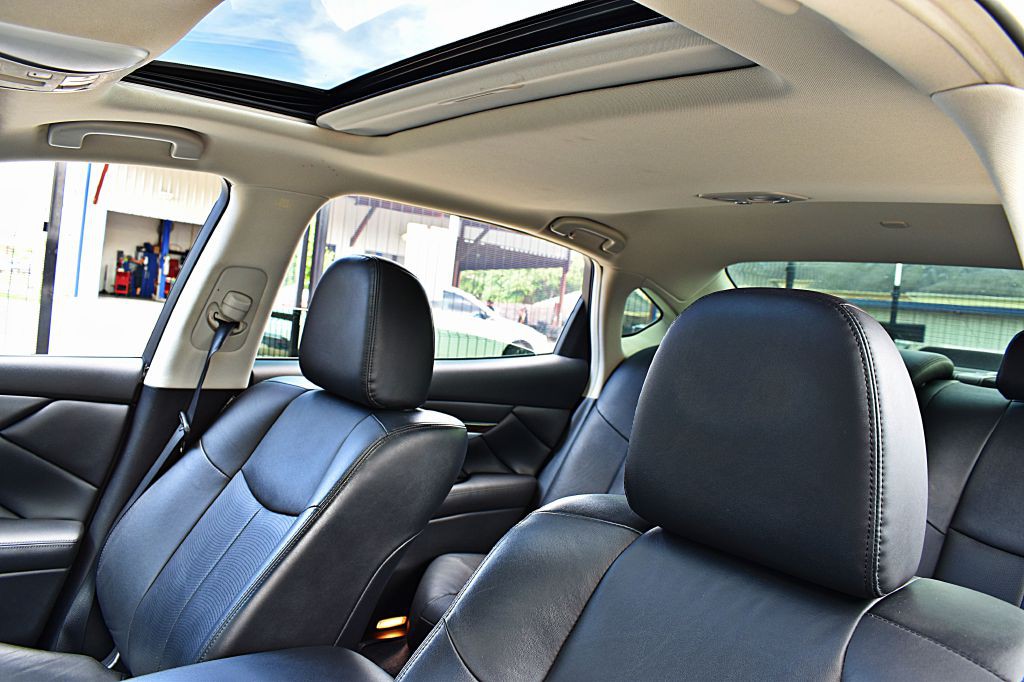 2018 INFINITI Q70 Image 47
