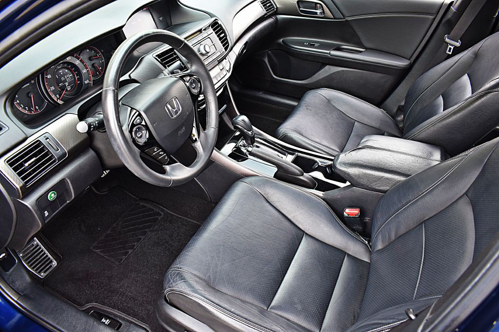 2016 Honda Accord Image 15