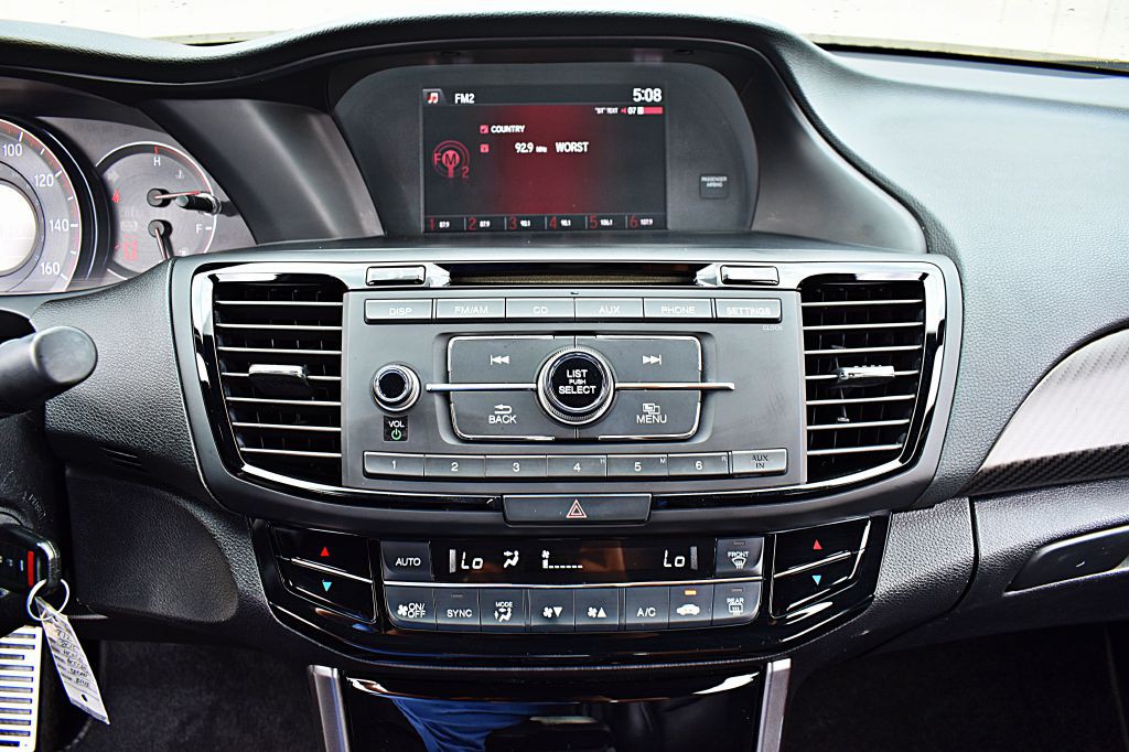 2016 Honda Accord Image 26