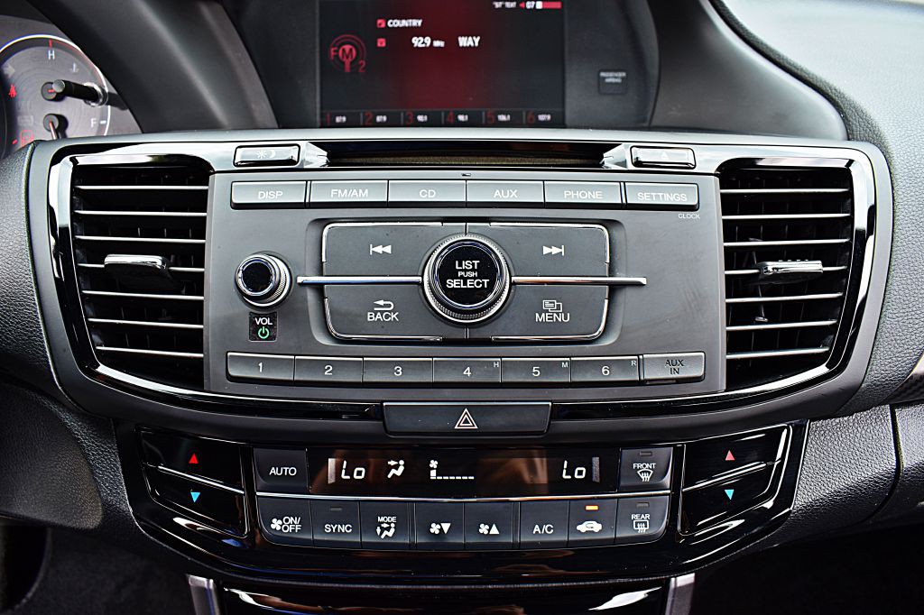 2016 Honda Accord Image 27