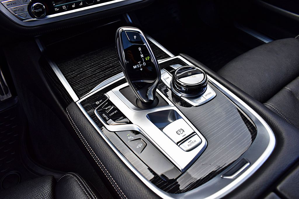 2019 BMW 7 Series Image 33
