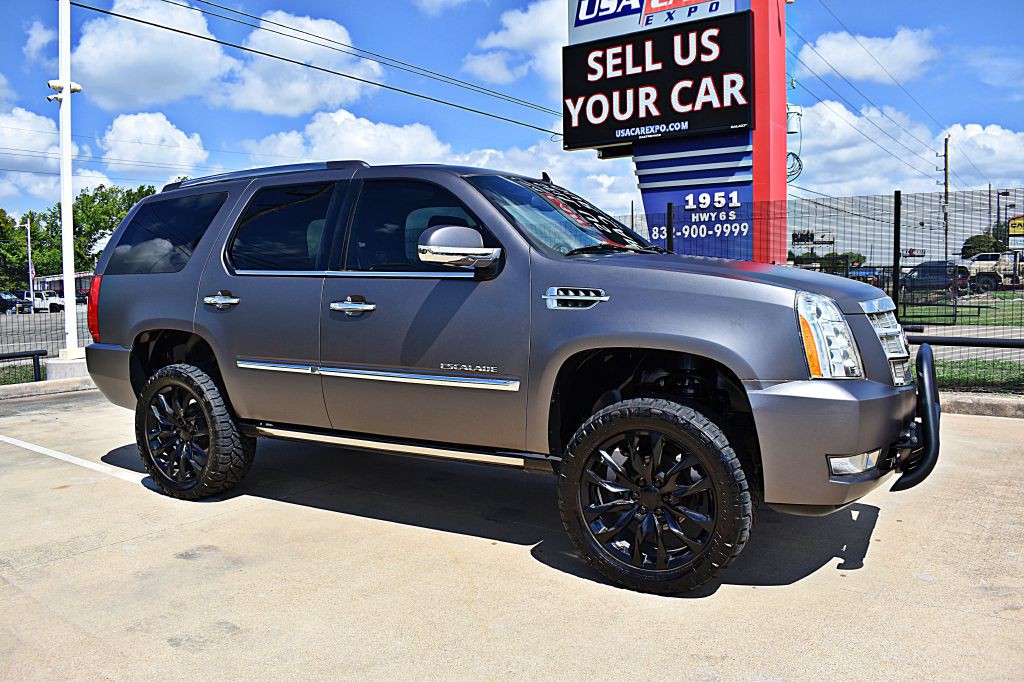 2013 Cadillac Escalade Image 3