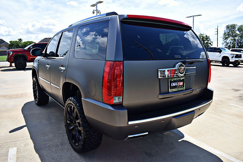 2013 Cadillac Escalade Image 8