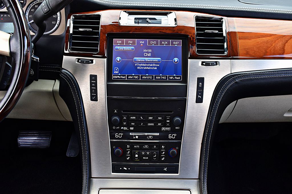 2013 Cadillac Escalade Image 29
