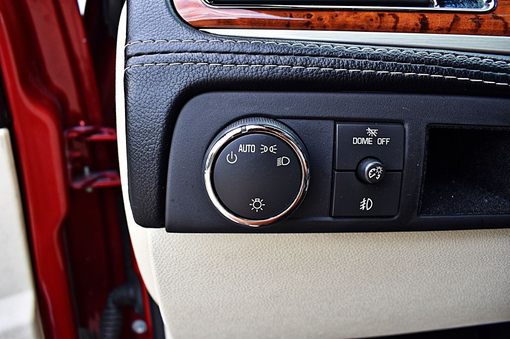 2013 Cadillac Escalade Image 43