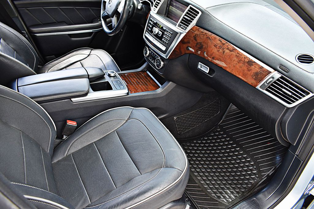2014 Mercedes-Benz GL-Class Image 19