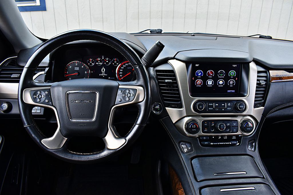 2016 GMC Yukon Image 24