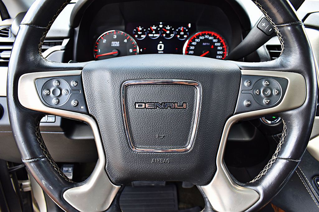 2016 GMC Yukon Image 35