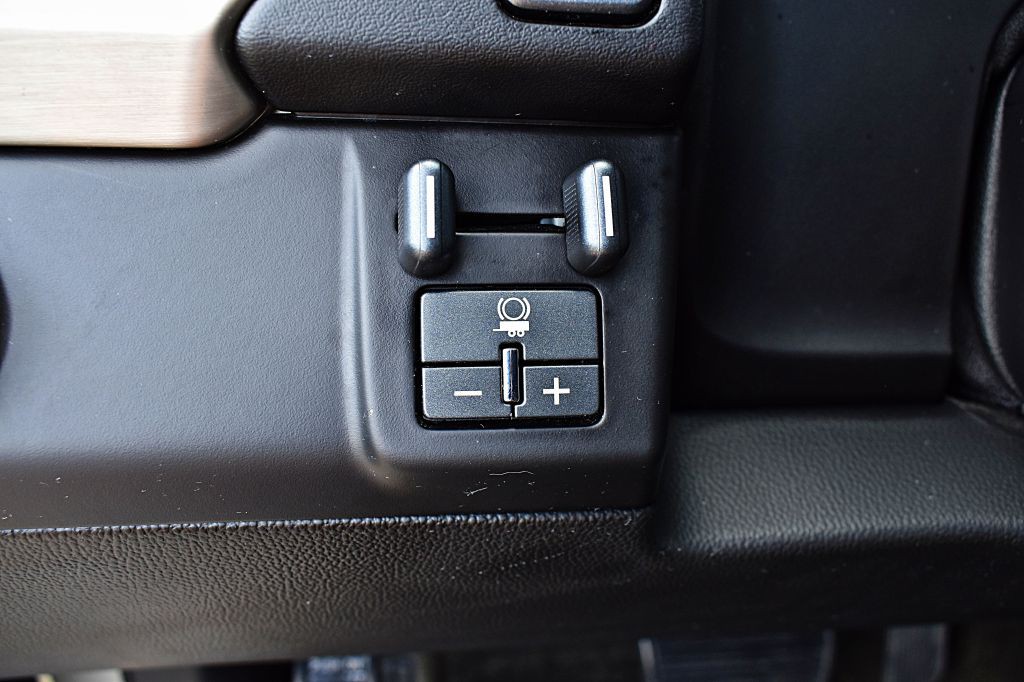 2016 GMC Yukon Image 40