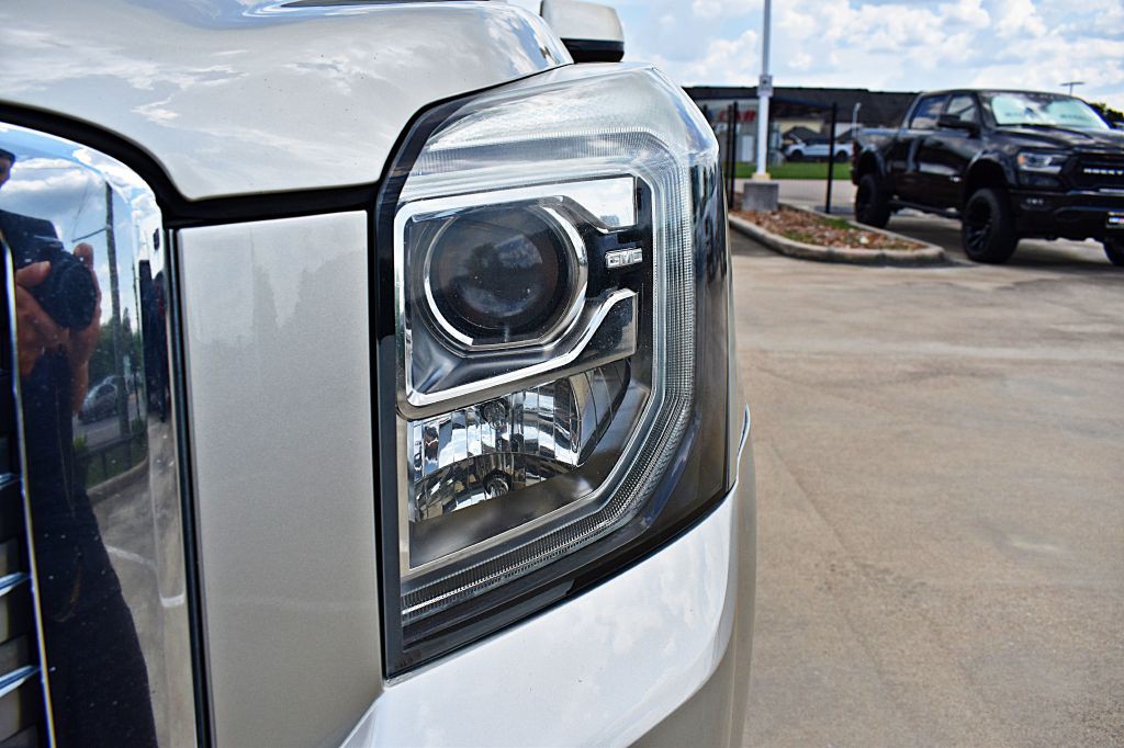 2016 GMC Yukon Image 48