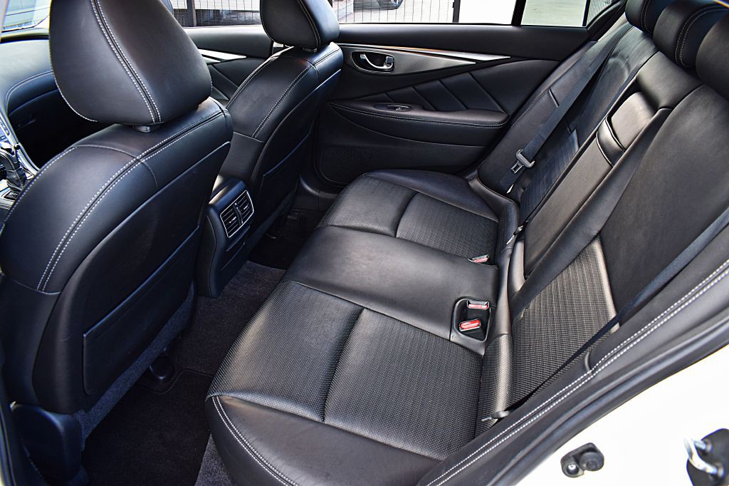 2018 INFINITI Q50 Image 17