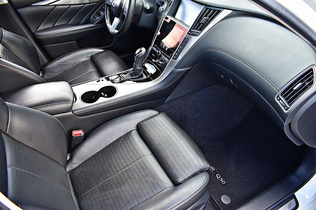 2018 INFINITI Q50 Image 19