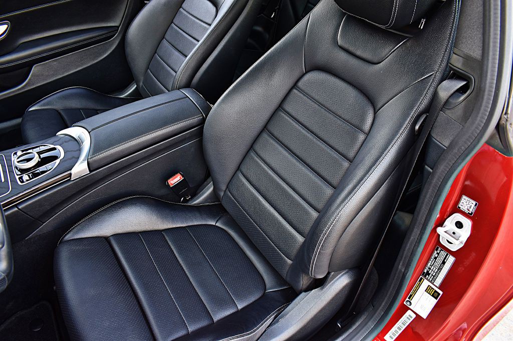 2018 Mercedes-Benz C-Class Image 17