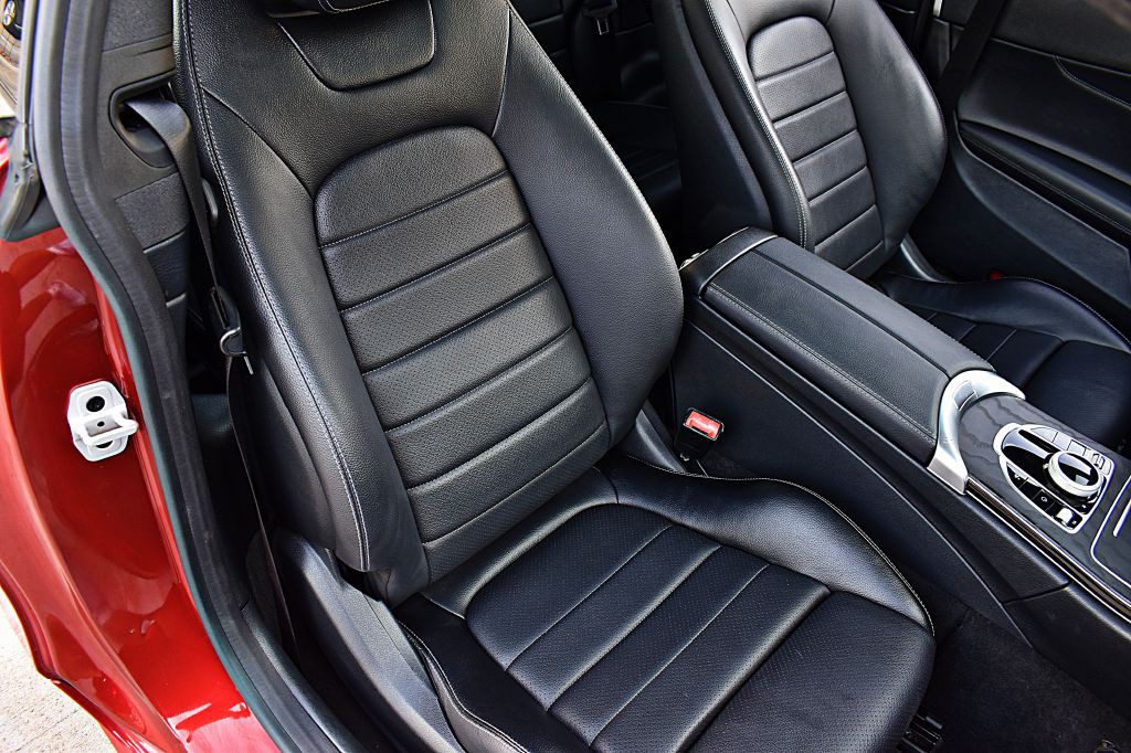 2018 Mercedes-Benz C-Class Image 20