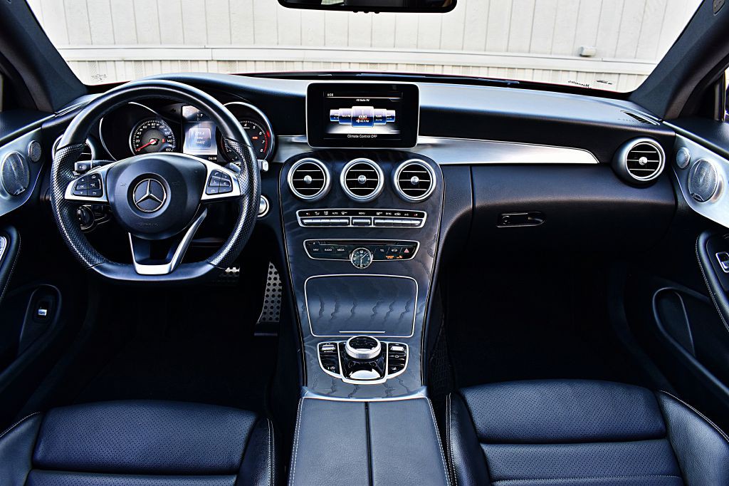 2018 Mercedes-Benz C-Class Image 22